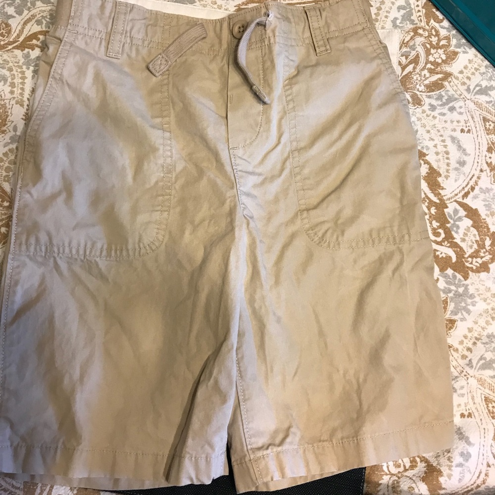 Boys Land’s End khaki shorts size 10-12.
